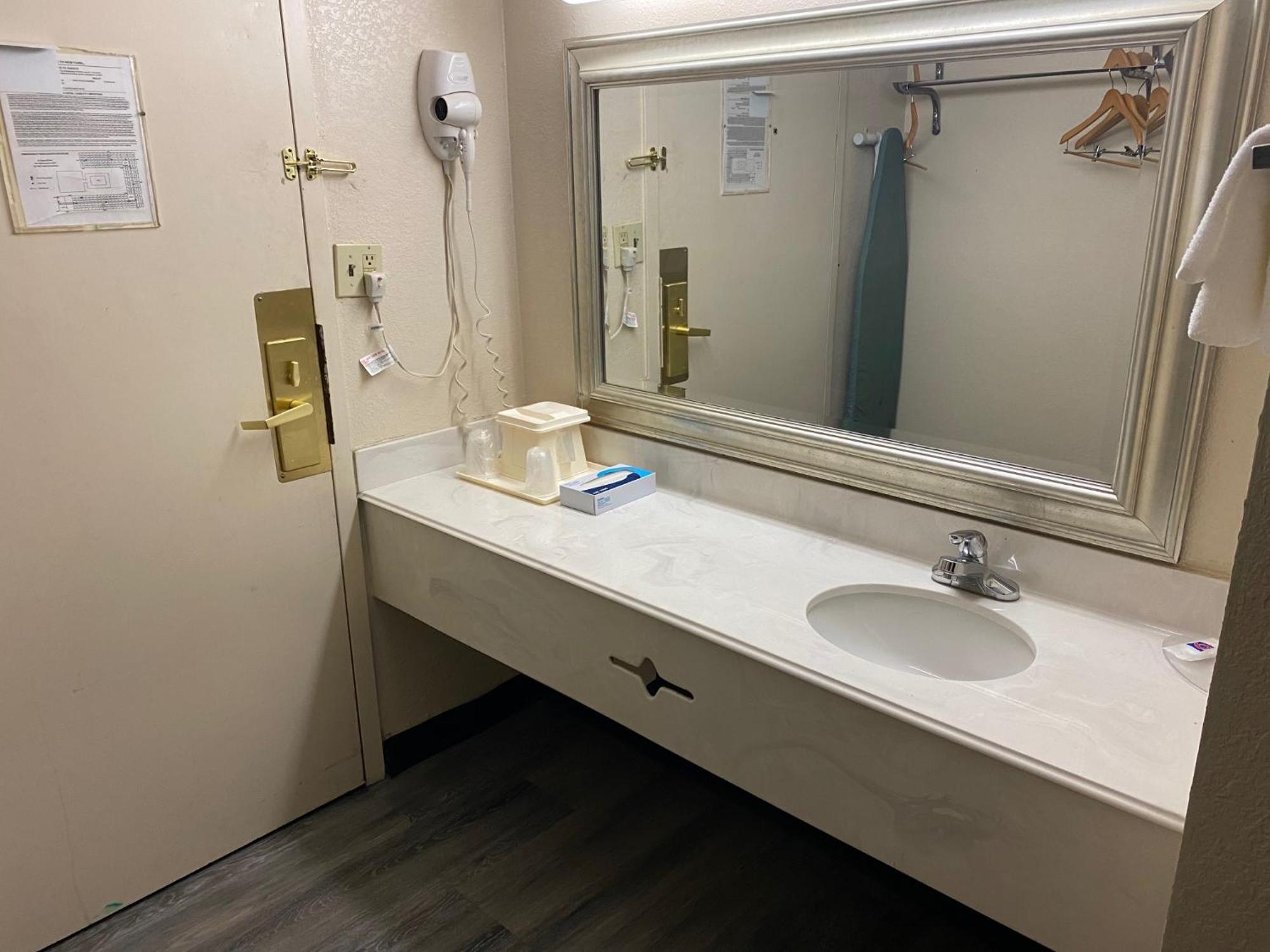 Motel 6 Rochester - Airport المظهر الخارجي الصورة